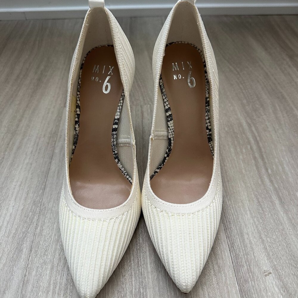 MIX NO 6 White Ribbed 4" Heels 8M